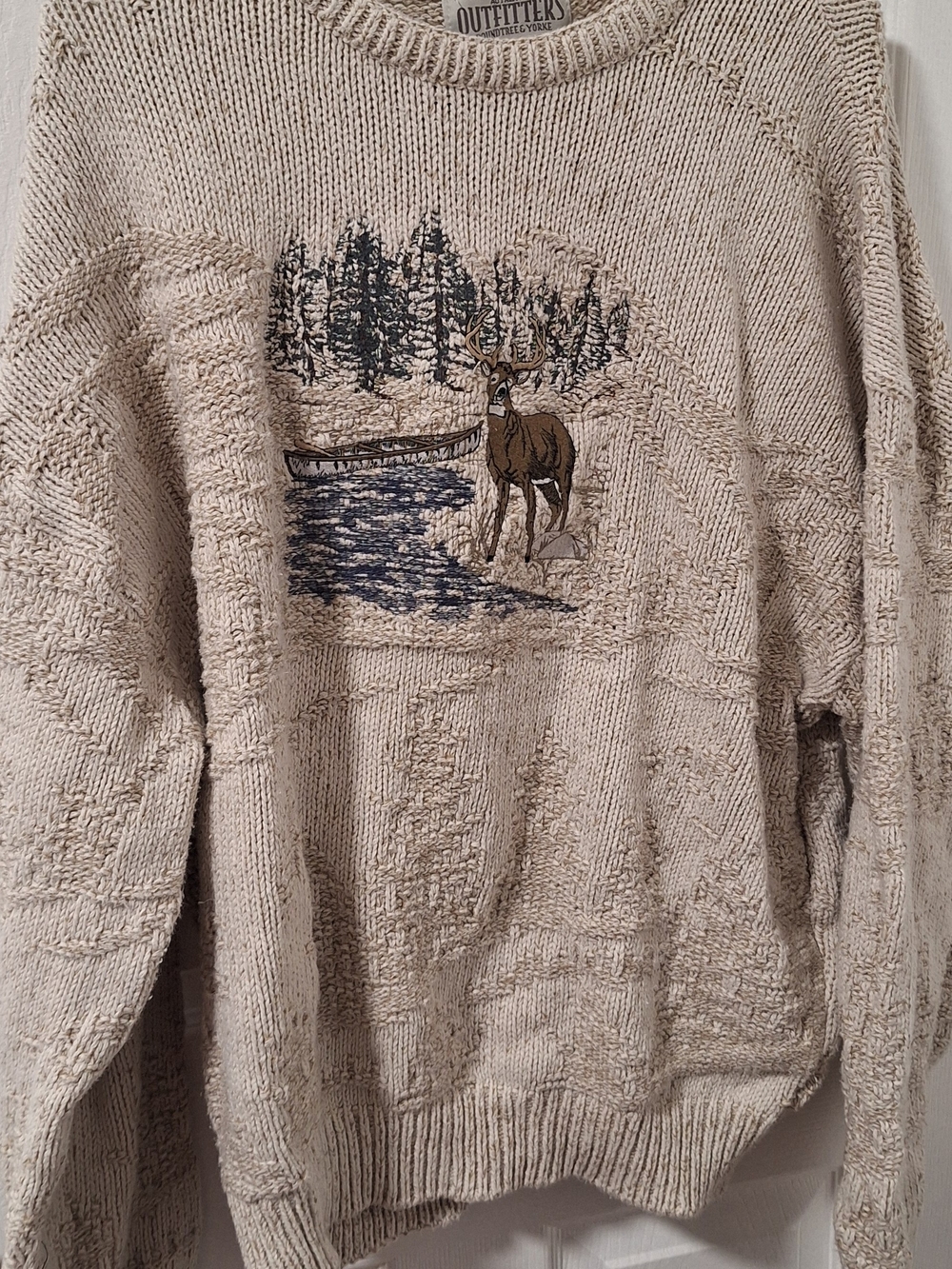 Roundtree & Yorke Cream Crewneck Sweater with Deer & Lake